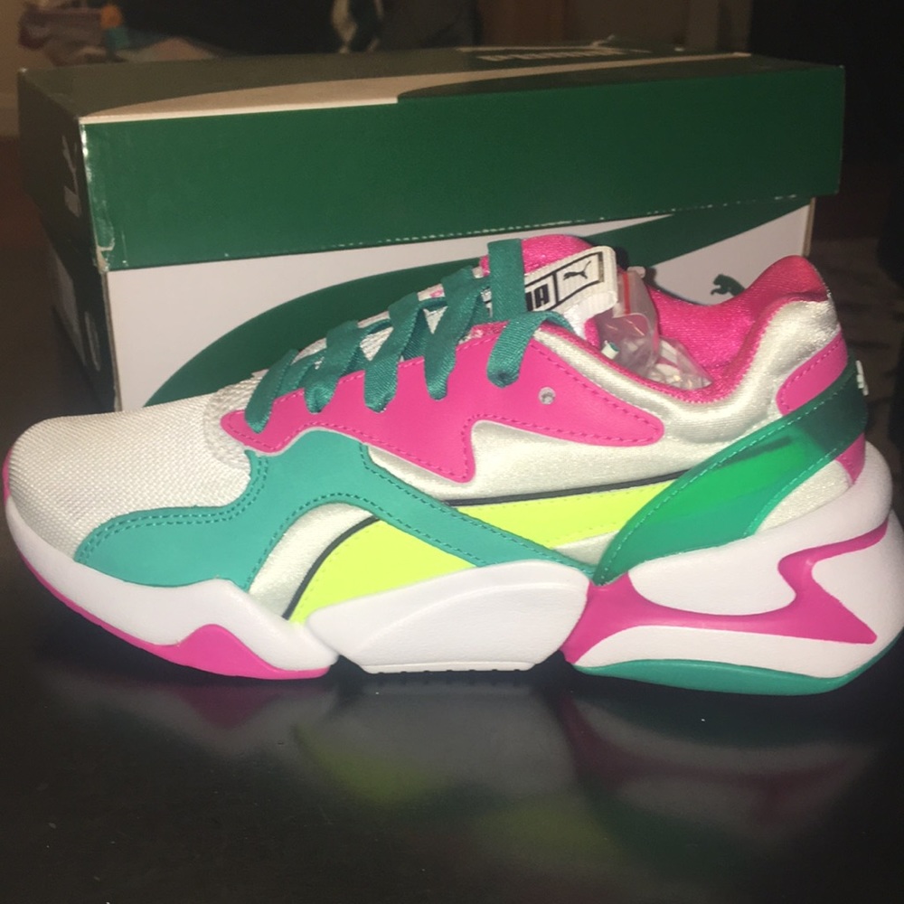 Women puma sneakers 6.5 brand New in box